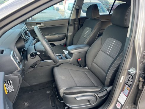 Used 2018 Kia Sportage LX image 9