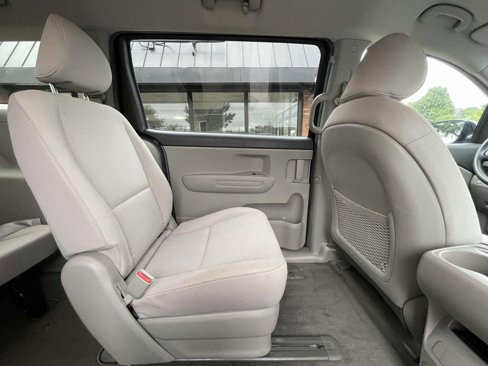Used 2021 Kia Sedona LX image 20