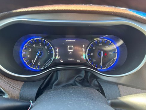 Used 2018 Chrysler Pacifica Limited w/ Advanced Safetytec Group image 12