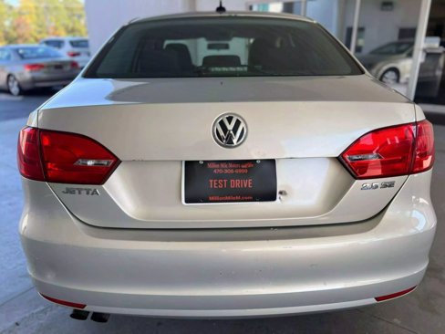 Used 2011 Volkswagen Jetta SE image 6