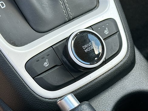 Used 2022 Hyundai Venue Limited image 20