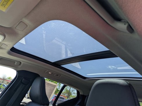 Certified 2023 Volvo XC40 B5 Plus image 20