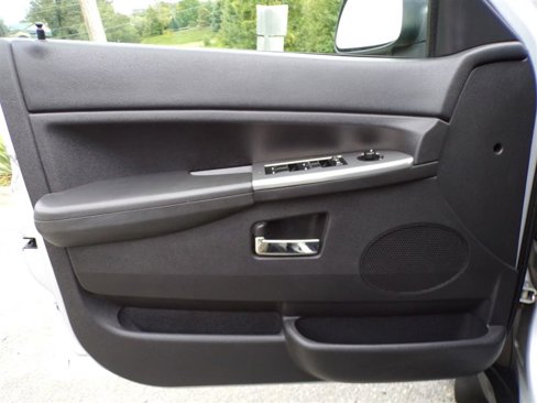 Used 2010 Jeep Grand Cherokee Laredo image 13