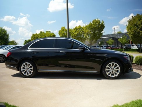 Certified 2019 Mercedes-Benz E 300 4MATIC image 9