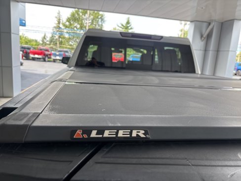 Used 2020 GMC Sierra 1500 SLT image 28