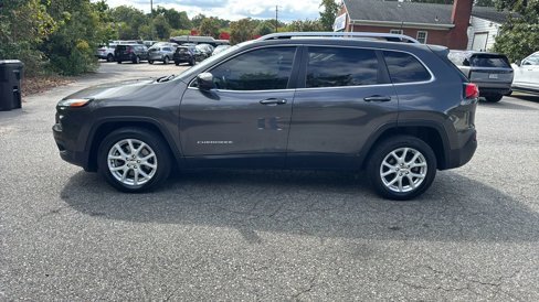 Used 2018 Jeep Cherokee Latitude Plus w/ Cold Weather Group image 8