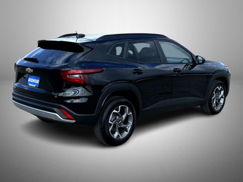 New 2026 Chevrolet Trax LT w/ Driver Confidence Package image 5