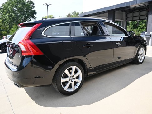 Used 2017 Volvo V60 T5 Premier w/ Convenience Package image 5