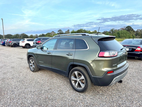 Used 2019 Jeep Cherokee Limited image 11