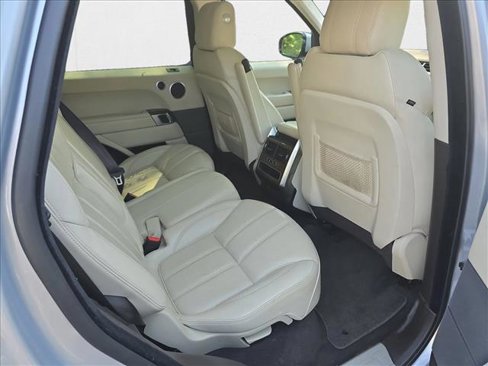 Used 2016 Land Rover Range Rover Sport HSE image 11