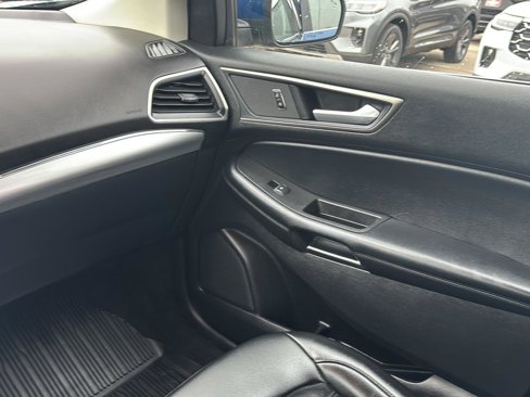 Used 2022 Ford Edge SEL w/ Convenience Package image 17