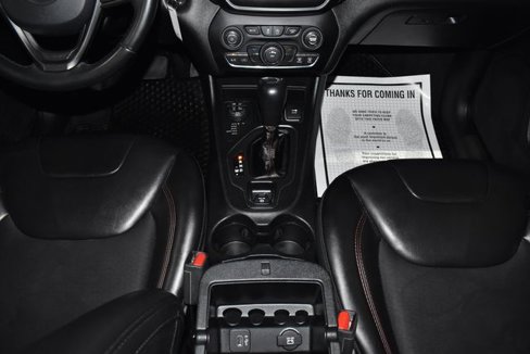 Used 2019 Jeep Cherokee Trailhawk image 21