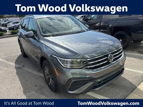 Certified 2023 Volkswagen Tiguan SE image 1