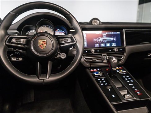 Certified 2024 Porsche Macan S image 19