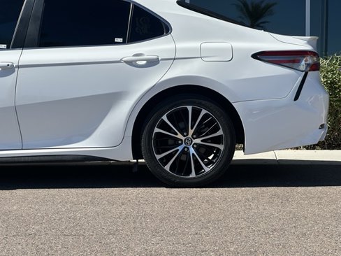 Used 2018 Toyota Camry SE image 22