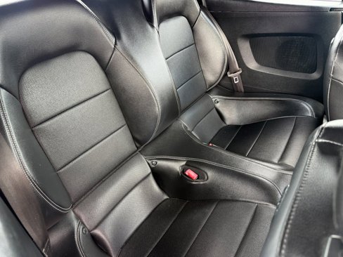 Used 2018 Ford Mustang Premium image 9