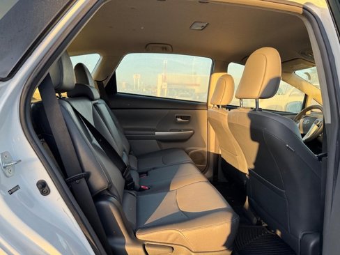 Used 2012 Toyota Prius V Five image 17