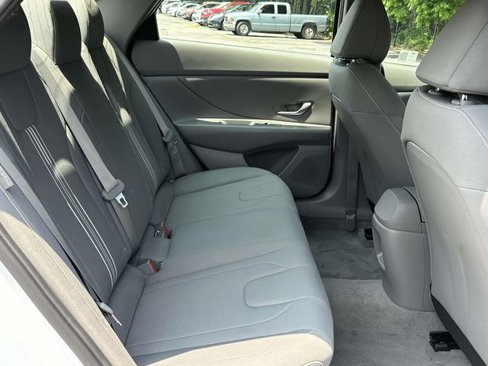Used 2024 Hyundai Elantra SEL image 10