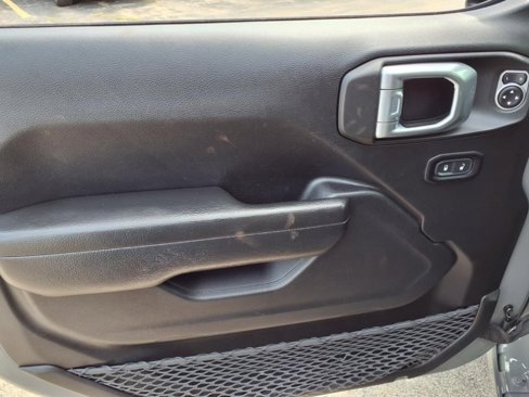 Used 2023 Jeep Gladiator Sport image 11