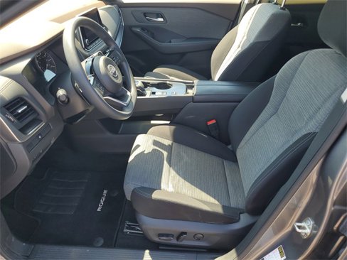 Used 2023 Nissan Rogue SV image 5