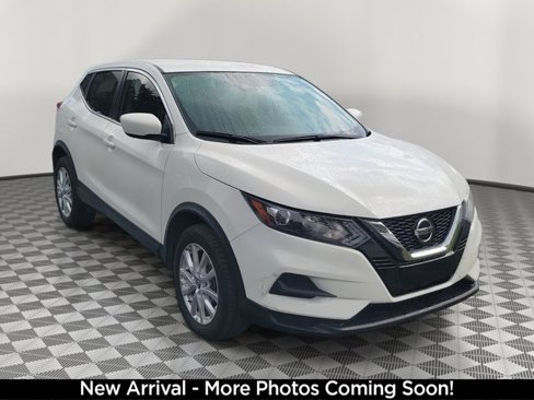 Certified 2022 Nissan Rogue Sport S image 1