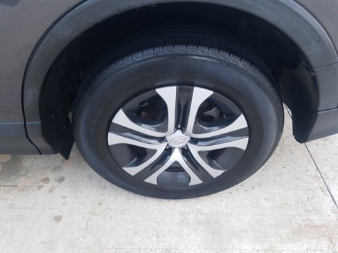 Used 2017 Toyota RAV4 LE image 22