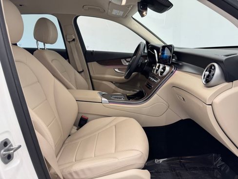 Certified 2022 Mercedes-Benz GLC 300 image 17