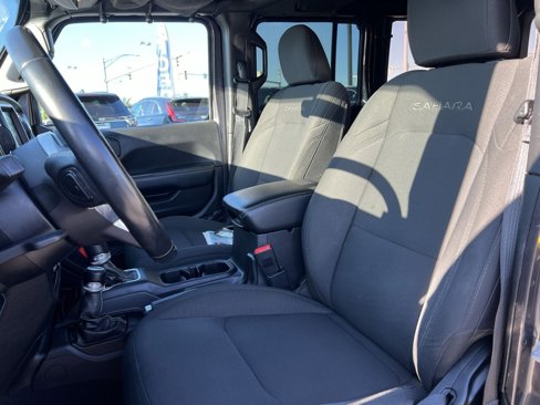 Used 2020 Jeep Wrangler Unlimited Sahara image 13
