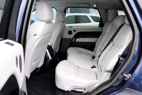 Used 2015 Land Rover Range Rover Sport HSE image 12
