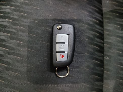 Used 2018 Nissan Rogue S image 32