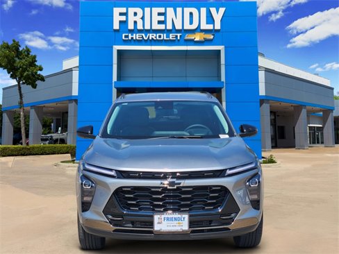 Used 2025 Chevrolet Trax ACTIV w/ Driver Confidence Package image 2