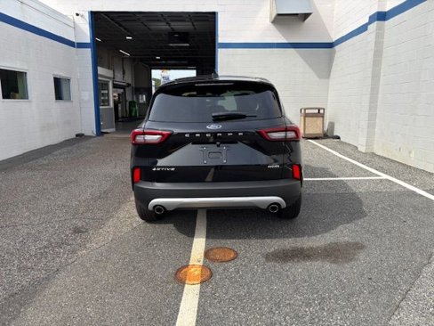Used 2025 Ford Escape Active w/ Cold Weather Package image 6