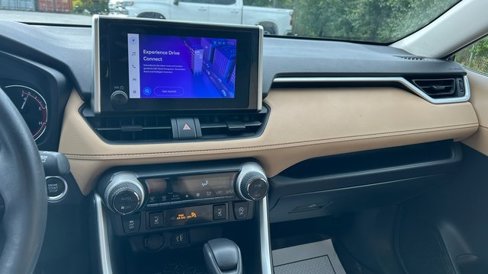 Used 2023 Toyota RAV4 XLE image 23