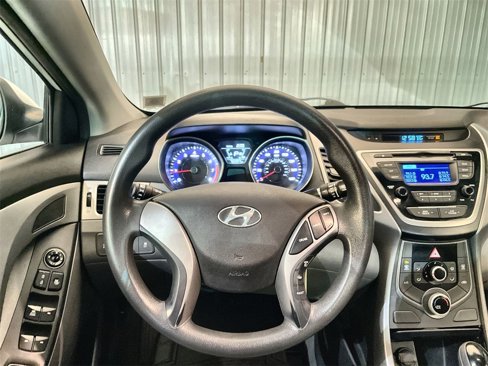 Used 2014 Hyundai Elantra SE image 11