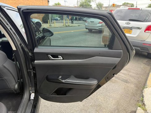 Used 2021 Kia K5 LX image 22