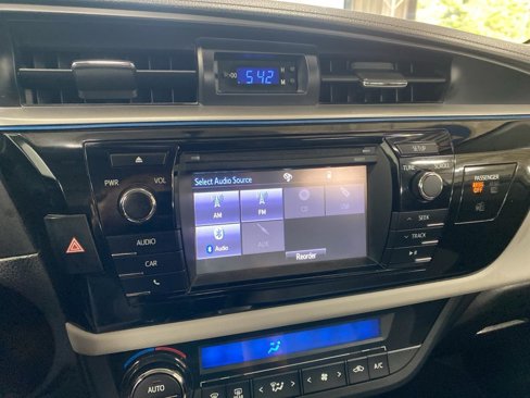 Used 2016 Toyota Corolla LE image 5