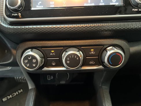 Used 2021 Nissan Kicks S image 23
