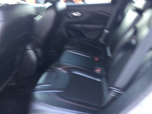 Used 2020 Jeep Cherokee Trailhawk w/ Cold Weather Group image 15