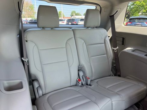 Used 2018 GMC Acadia SLT image 17