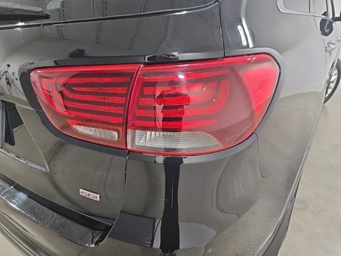 Used 2019 Kia Sorento LX image 17