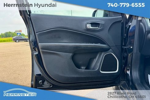 Used 2018 Jeep Compass Latitude w/ Popular Equipment Group image 15