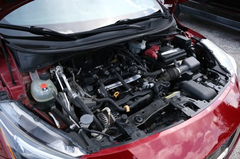 Used 2020 Nissan Versa SR image 41