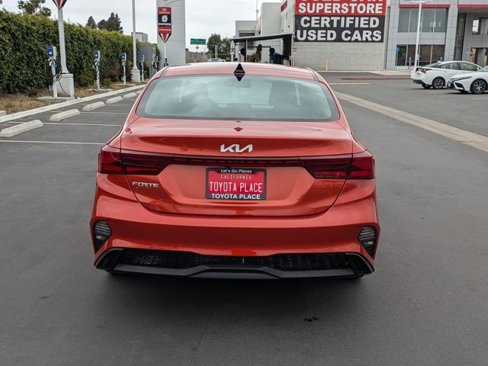Used 2023 Kia Forte LXS image 9