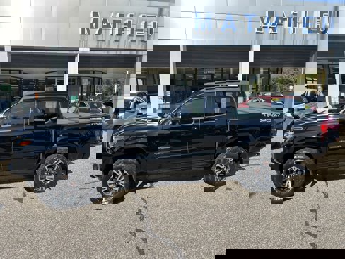 Used 2017 Toyota Tacoma TRD Sport image 1