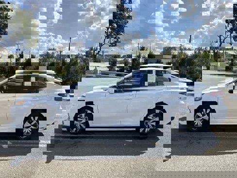 Used 2023 Toyota Camry LE image 2