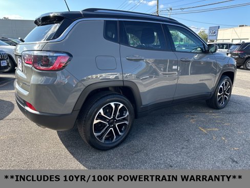 Used 2022 Jeep Compass Limited image 4