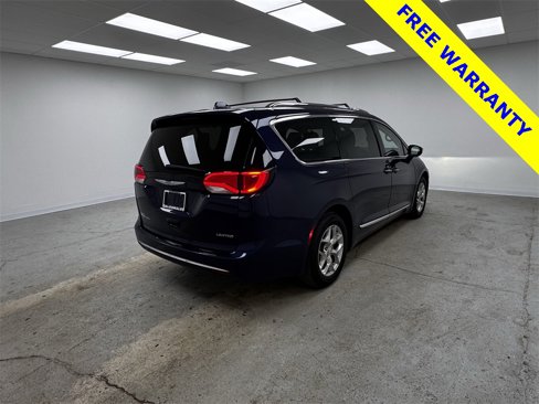 Used 2018 Chrysler Pacifica Limited image 5