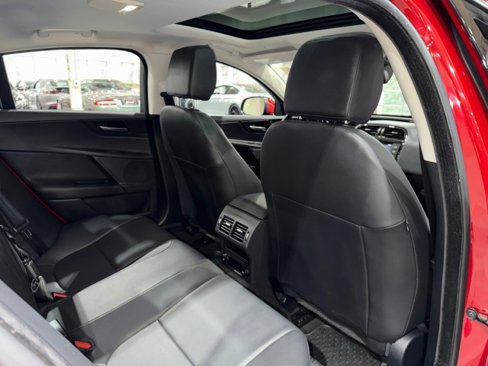 Used 2018 Jaguar XE Premium image 57