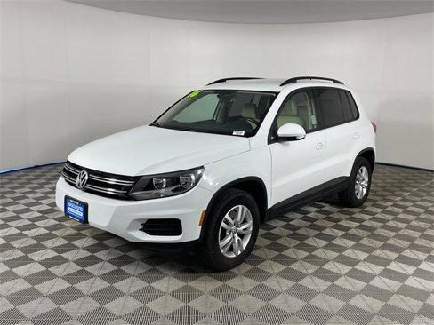 Used 2016 Volkswagen Tiguan S image 1