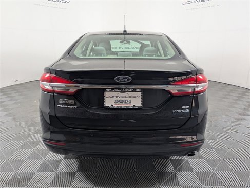 Used 2017 Ford Fusion SE image 4